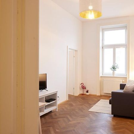 Self-Check-In & Perfect Metro Connection I Apartment Виена Екстериор снимка
